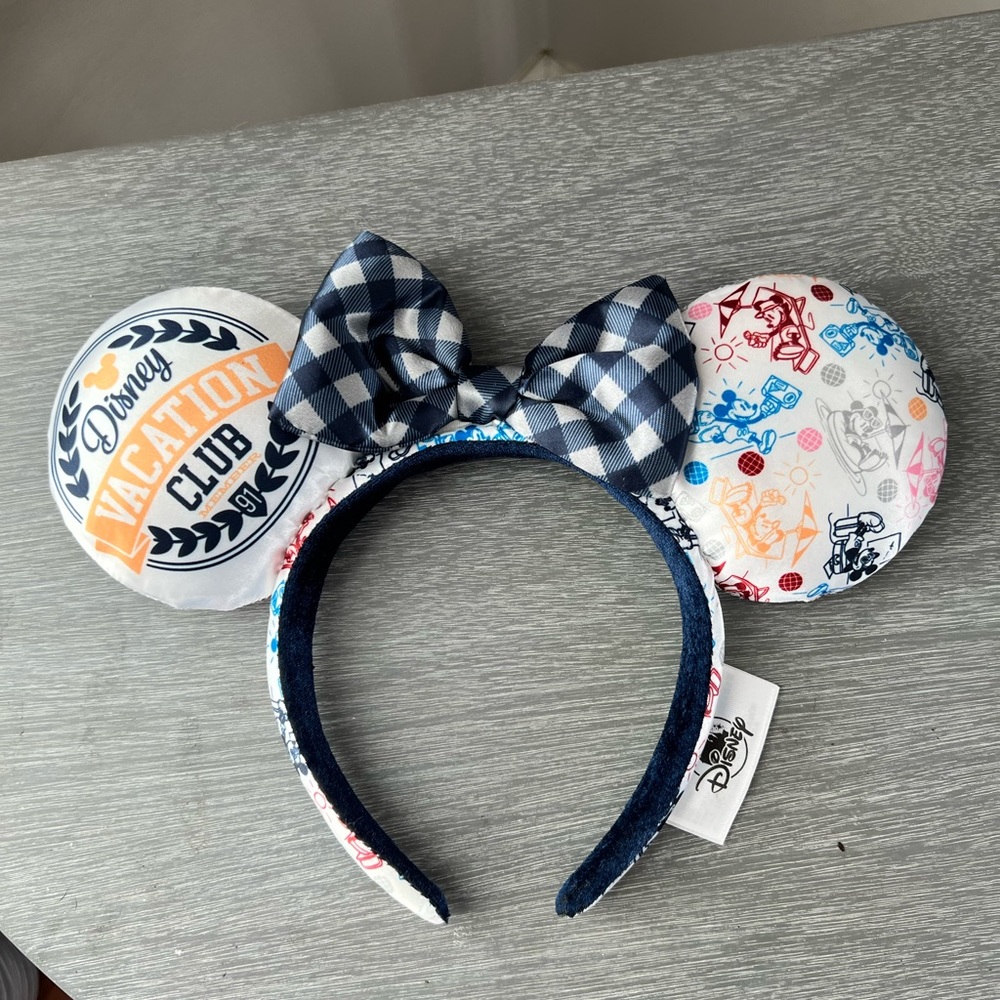 Disney Vacation Club Minnie ears